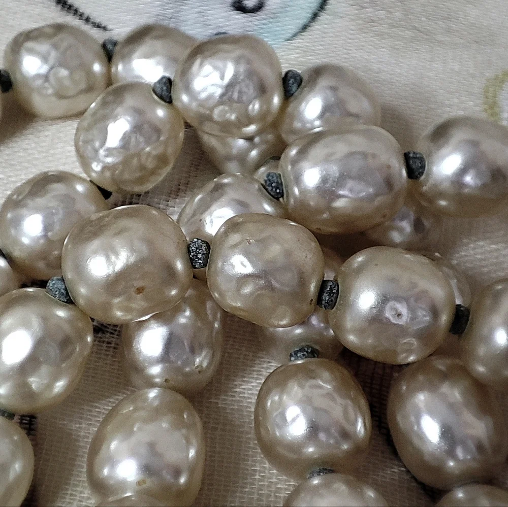 Miriam Haskell Signed Single Strand Necklace Faux Baroque Pearl Clasp Vintage - Picture 10 of 12